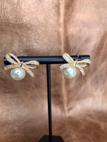 Gold Luxe Pearl Bows